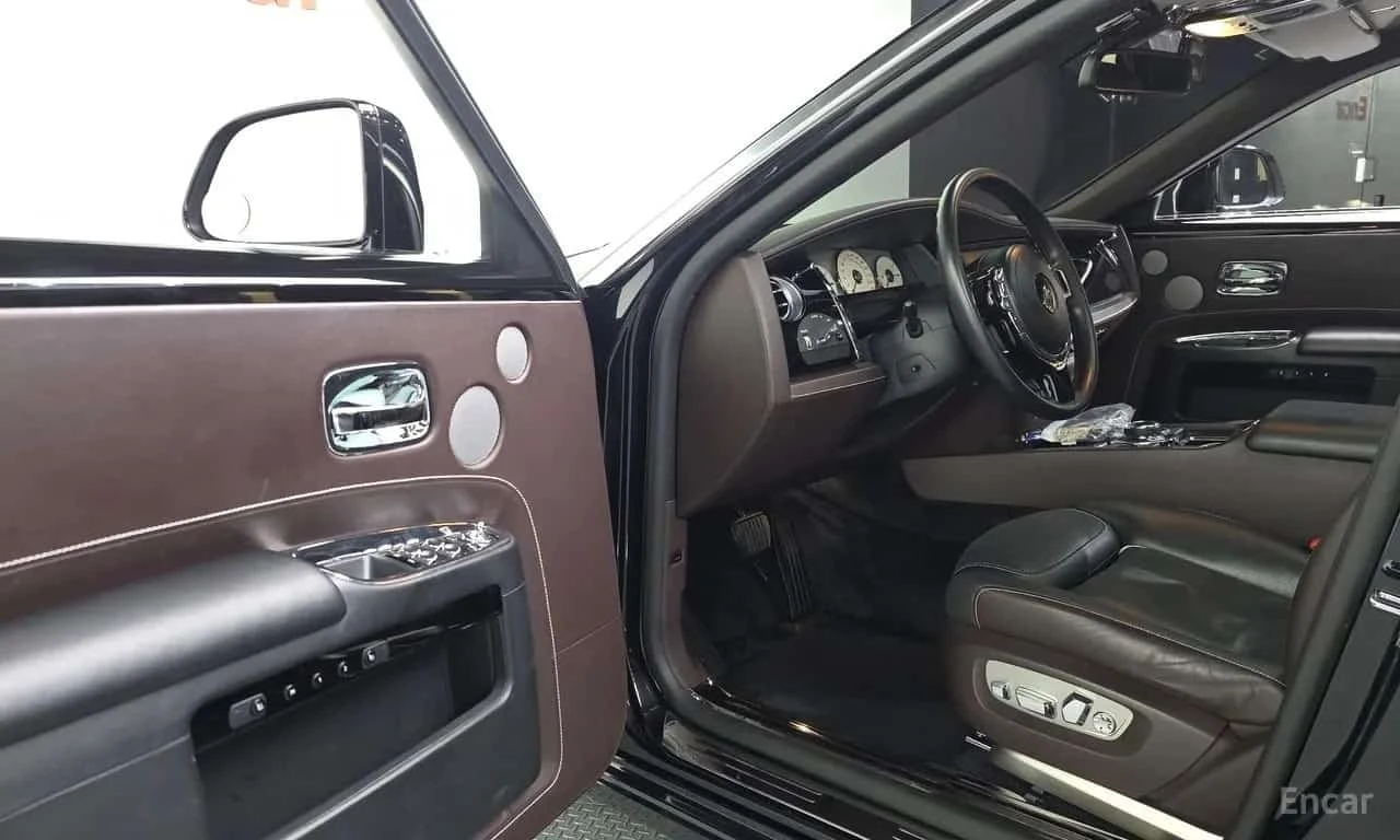 Rolls-Royce Ghost 6.6 EWB V12 |  ЦЕНА ДО БЪЛГАРИЯ, снимка 10 - Автомобили и джипове - 56213650