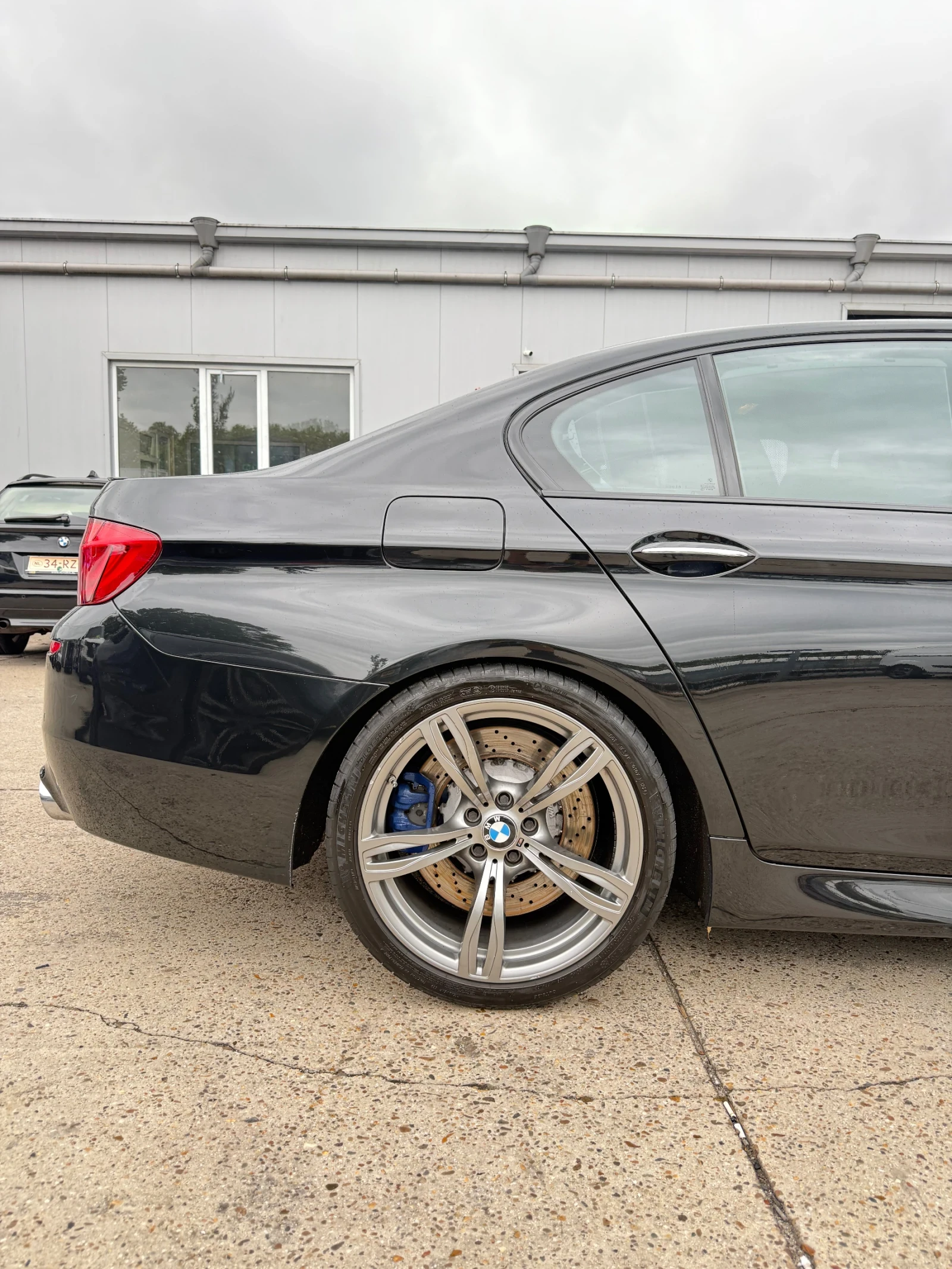 BMW M5 Налична в БГ, снимка 3 - Автомобили и джипове - 56410206