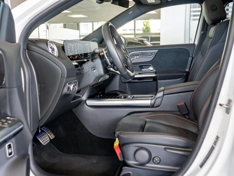 Mercedes-Benz GLA 35 AMG 4-MATIC PANORAMA MULTIBEAM CAMERA, снимка 5 - Автомобили и джипове - 52013123