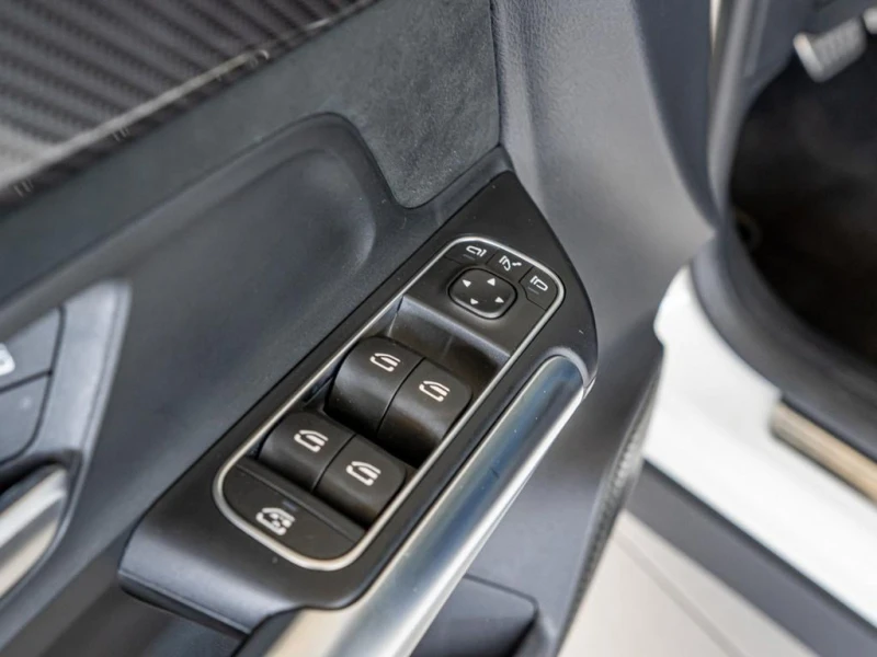 Mercedes-Benz GLA 35 AMG 4-MATIC PANORAMA MULTIBEAM CAMERA, снимка 4 - Автомобили и джипове - 52013123