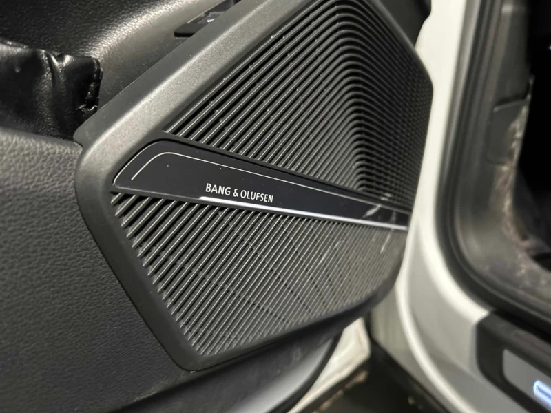 Audi SQ5 * Technik * CARFAX * БЕЗ ПЪРВОНАЧАЛНА ВНОСКА, снимка 15 - Автомобили и джипове - 53210865