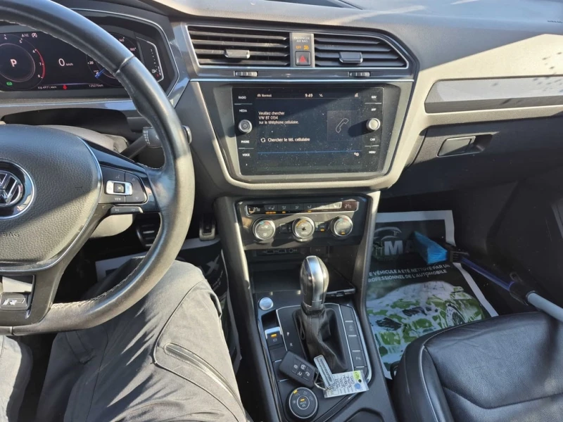 VW Tiguan  Highline R/ CARFAX /LED/ПОДГРЕВИ/КАМЕРА, снимка 9 - Автомобили и джипове - 53376795