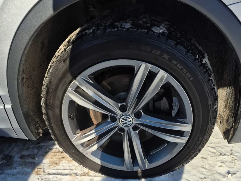 VW Tiguan  Highline R/ CARFAX /LED/ПОДГРЕВИ/КАМЕРА, снимка 7 - Автомобили и джипове - 53376795