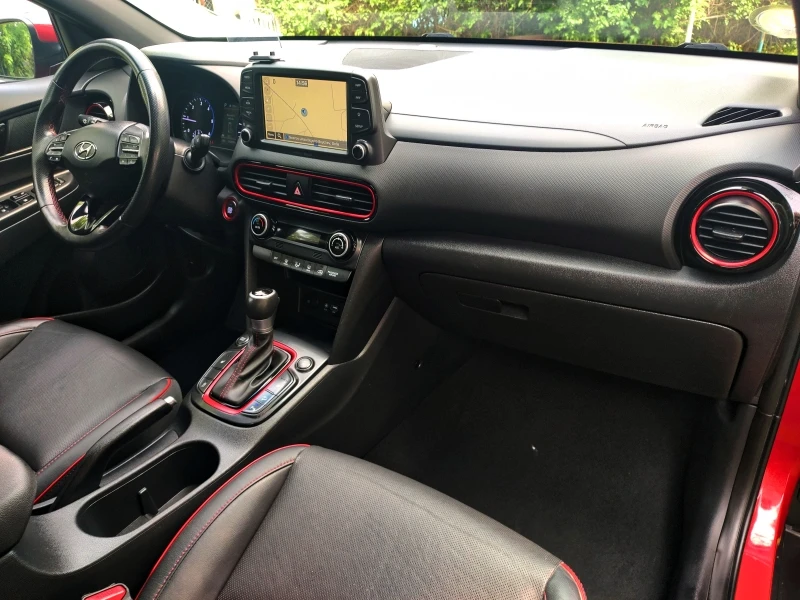 Hyundai Kona 1.6 CRDI 4x4 136hp RED Style EDITION, снимка 15 - Автомобили и джипове - 54129989