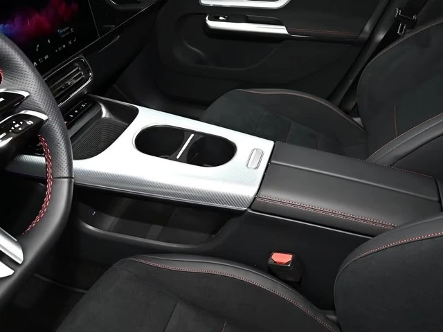 Mercedes-Benz GLB 250 EQ AMG-LINE NIGHT-PAKET PANORAMA CAMERA , снимка 11 - Автомобили и джипове - 56201432