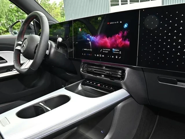 Mercedes-Benz GLB 250 EQ AMG-LINE NIGHT-PAKET PANORAMA CAMERA , снимка 12 - Автомобили и джипове - 56201432