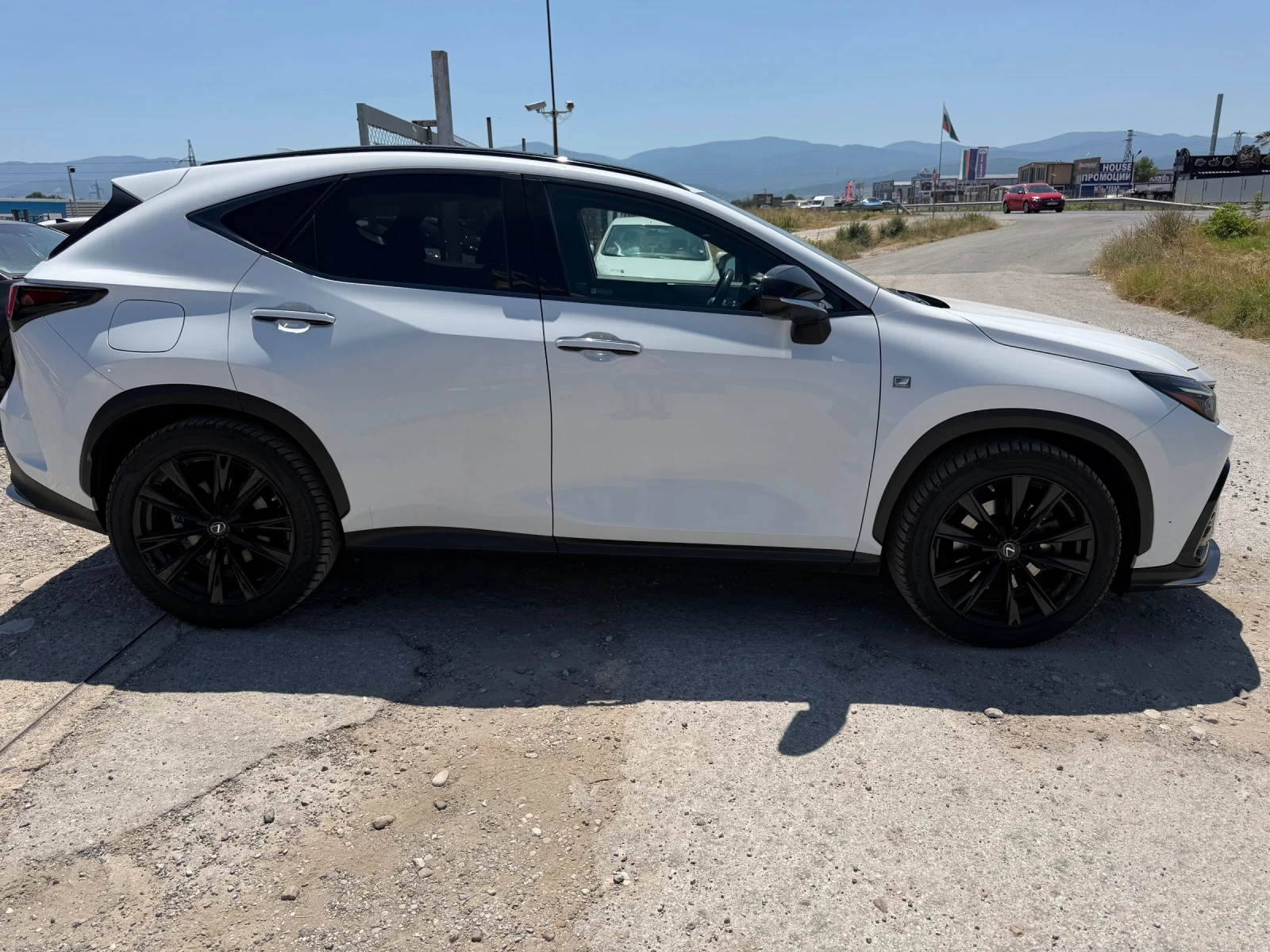 Lexus NX 450 h+ | F Sport | HUD | Обдух | 4Х4 | Plug-in| АСС, снимка 4 - Автомобили и джипове - 55672747