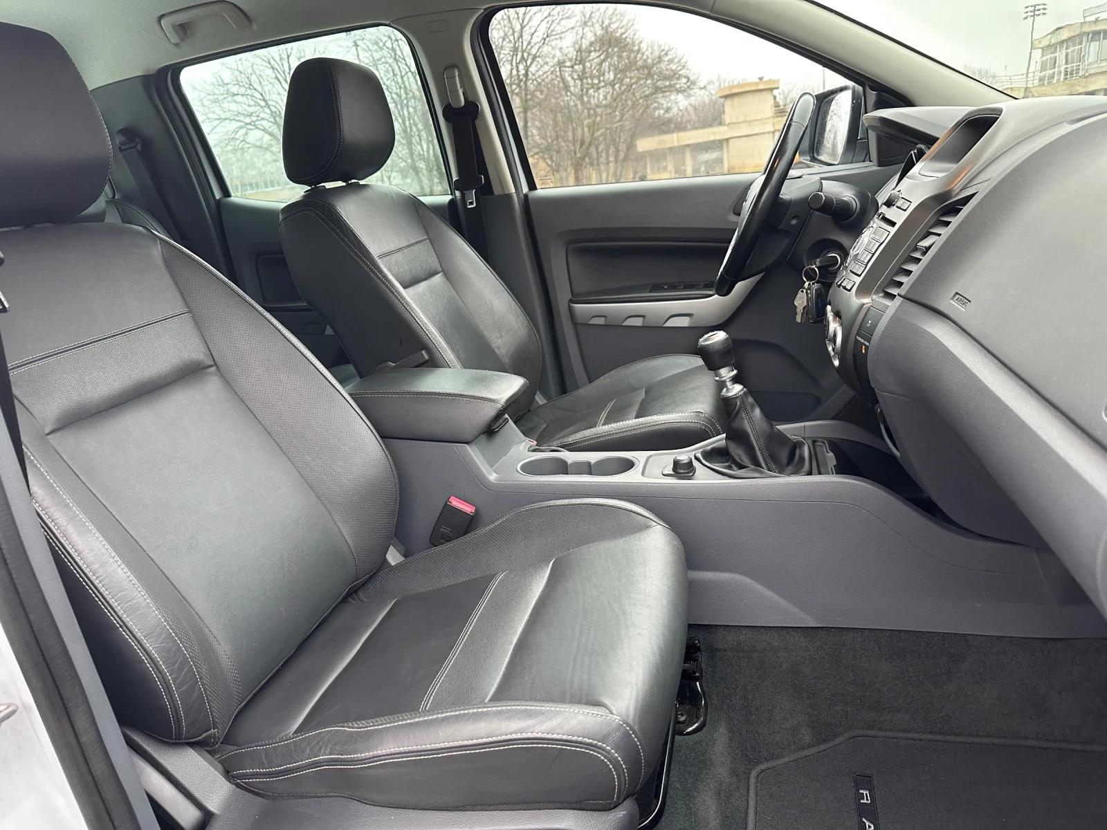 Ford Ranger 3.2 TDCI LIMITED 200к.с., снимка 15 - Автомобили и джипове - 55713470