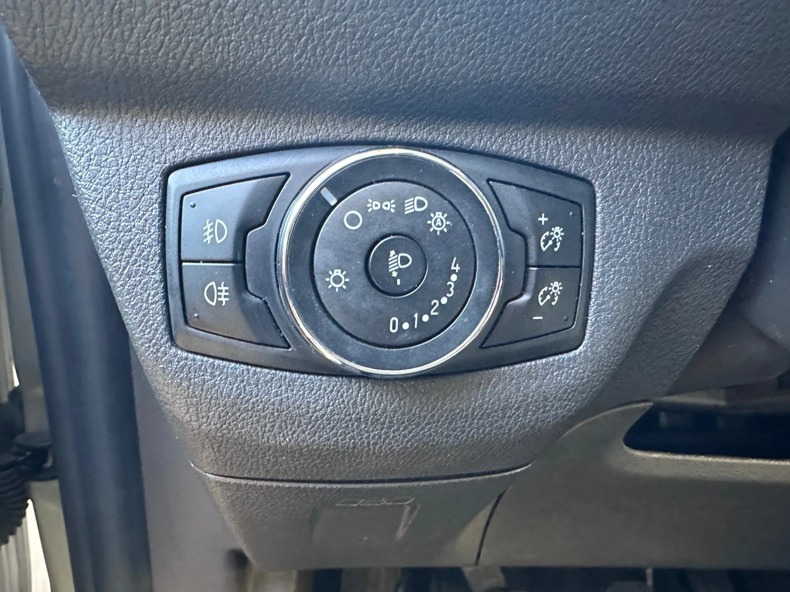 Ford Courier 1.5 TDCI  101�.�. 4, 3�./100��. | Mobile.bg � ����������� 12