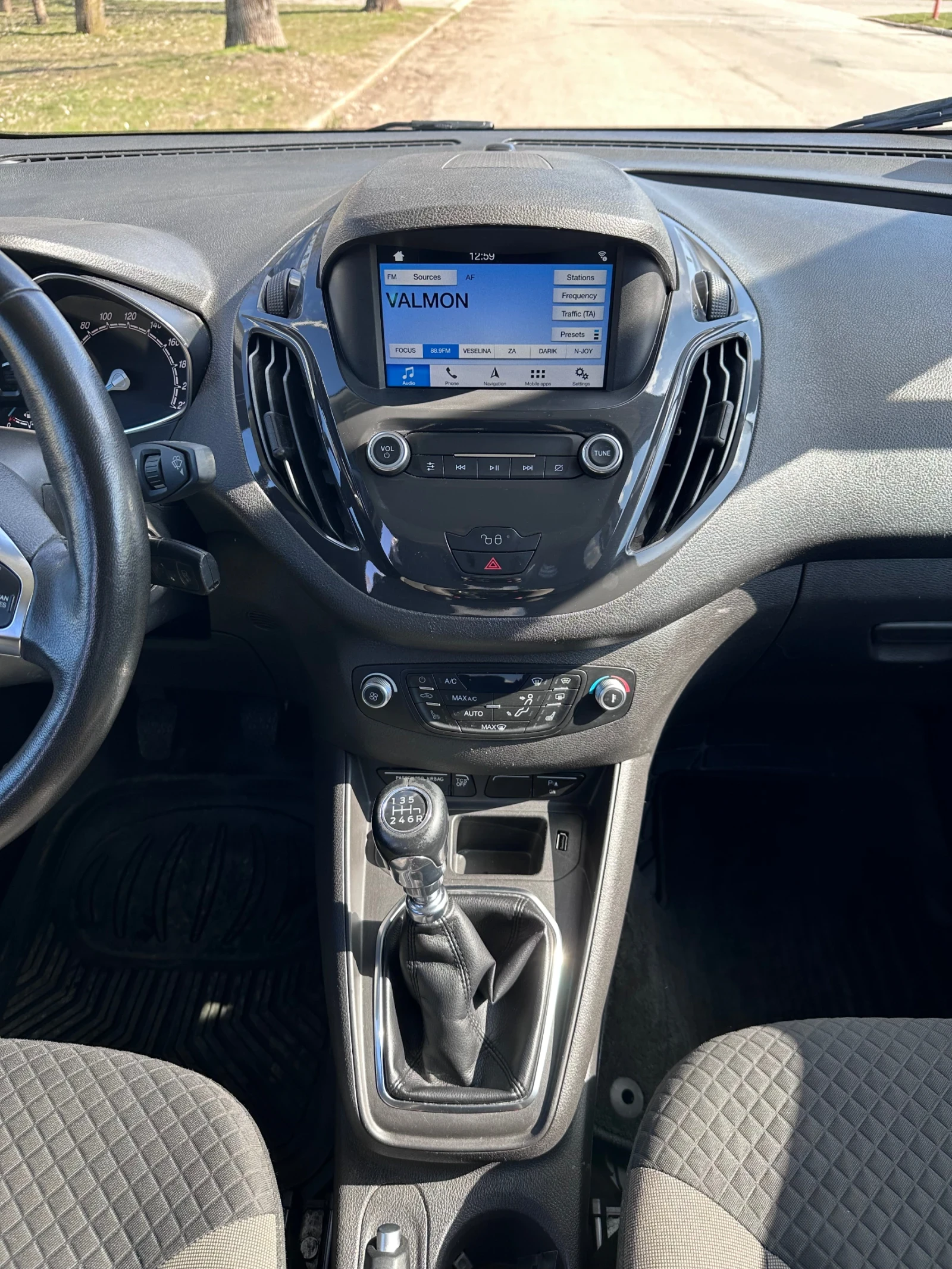 Ford Courier 1.5 TDCI  101�.�. 4, 3�./100��. | Mobile.bg � ����������� 17