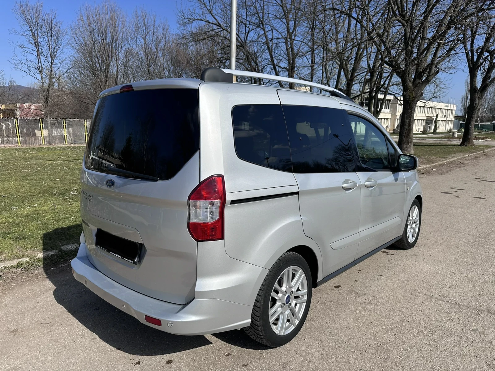 Ford Courier 1.5 TDCI  101�.�. 4, 3�./100��. | Mobile.bg � ����������� 8