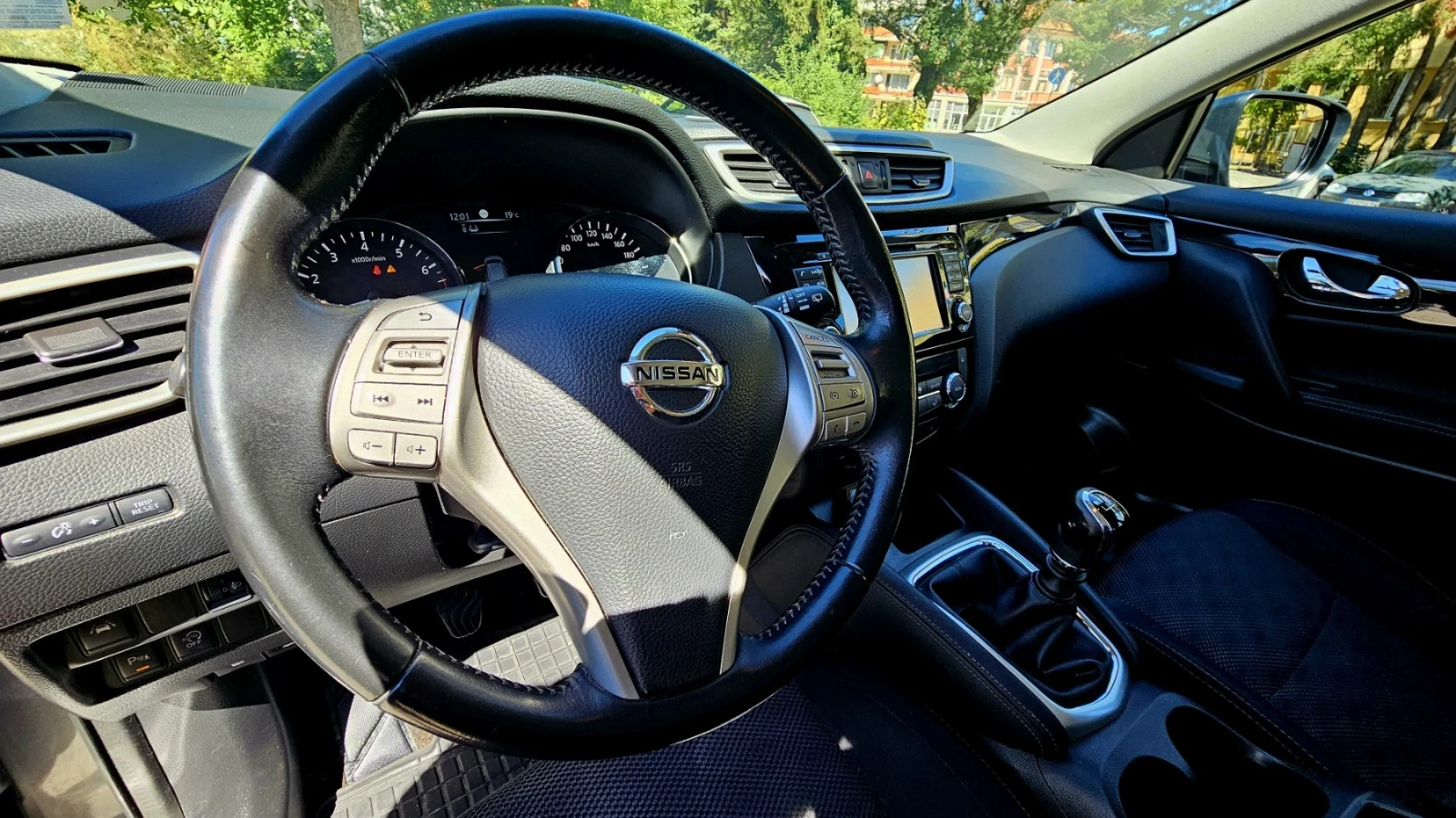 Nissan Qashqai, снимка 11 - Автомобили и джипове - 55984677