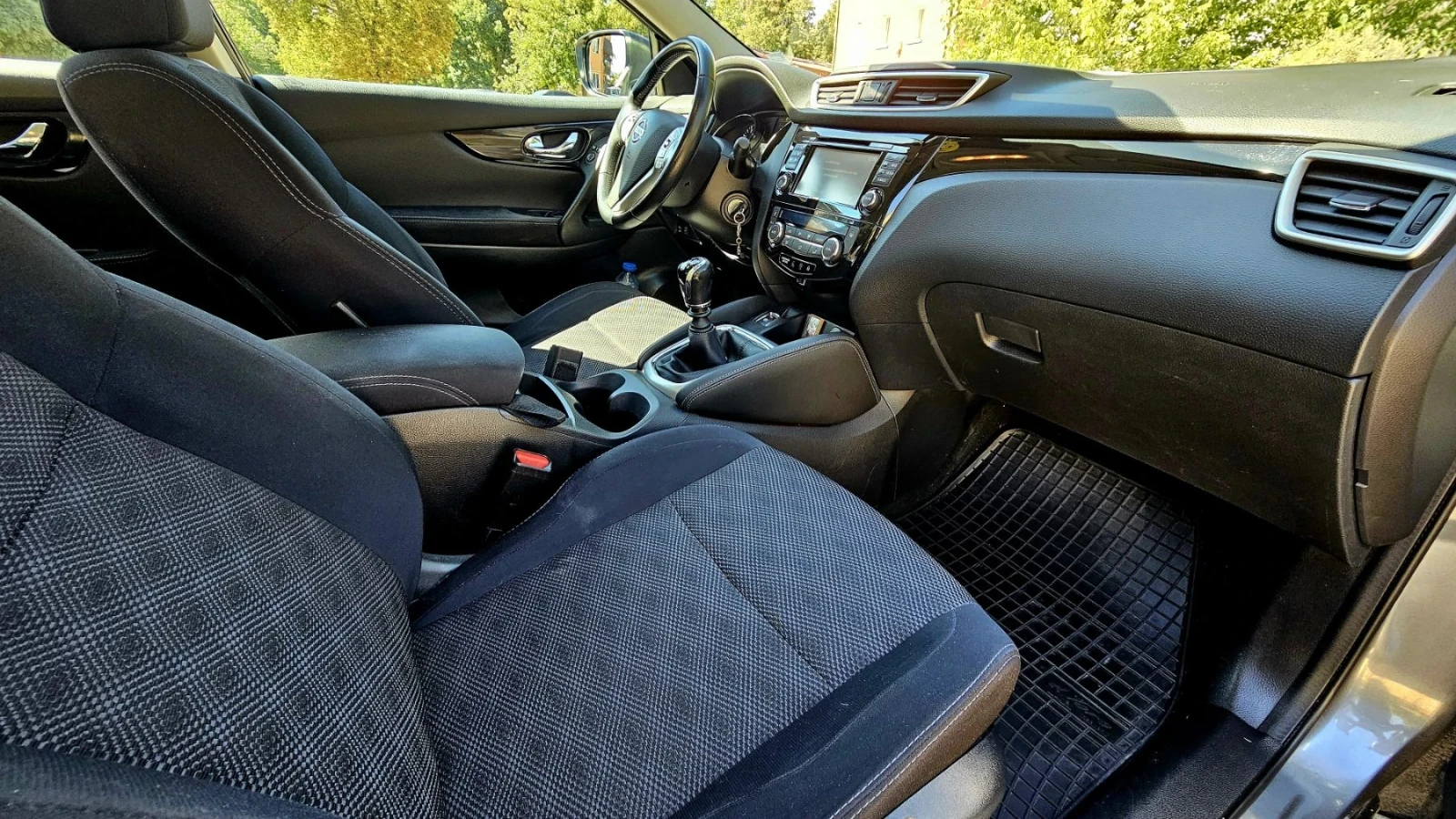 Nissan Qashqai, снимка 8 - Автомобили и джипове - 55984677