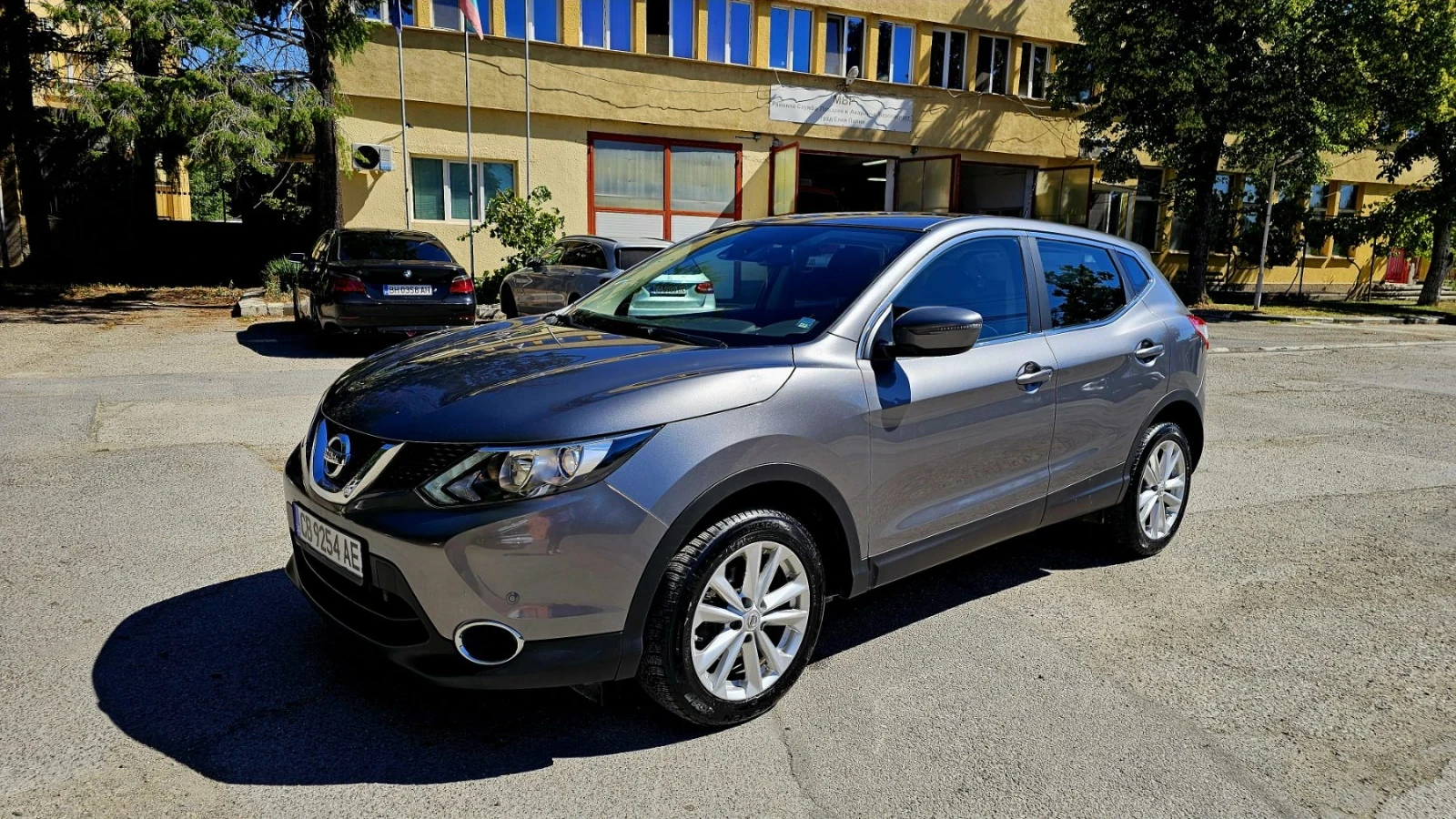 Nissan Qashqai, снимка 2 - Автомобили и джипове - 55984677