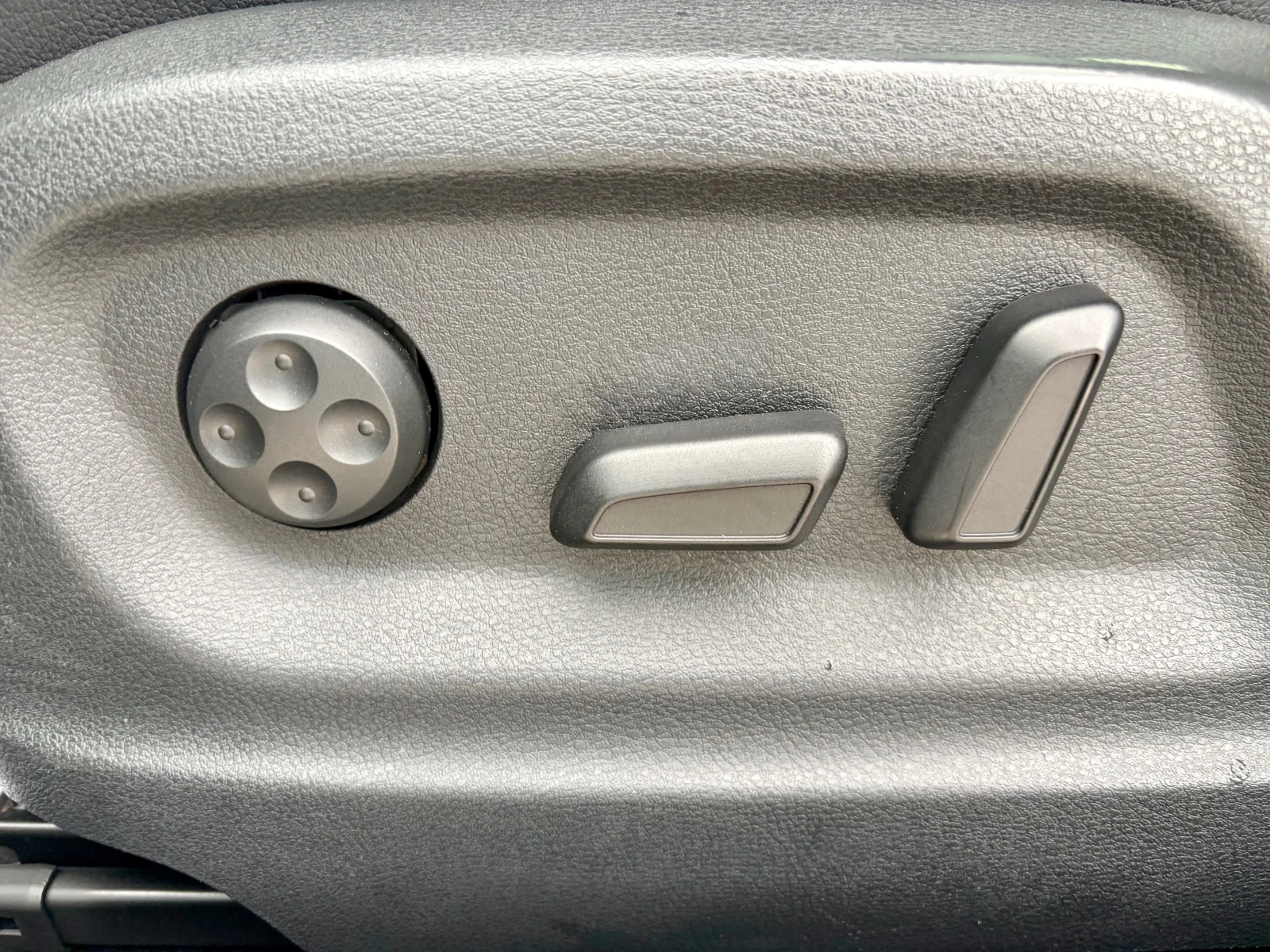 VW Tiguan R-LINE 2.0TDI DSG 4MOTION FACELIFT FULL MAX | Mobile.bg � ����������� 13