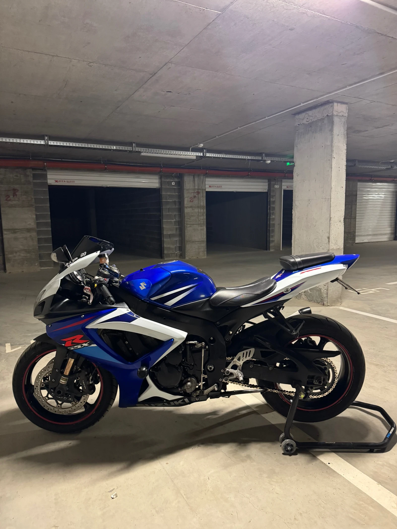 Suzuki Gsxr 750! ОБСЛУЖЕН БЕЗ ЗАБЕЛЕЖКА  - изображение 3