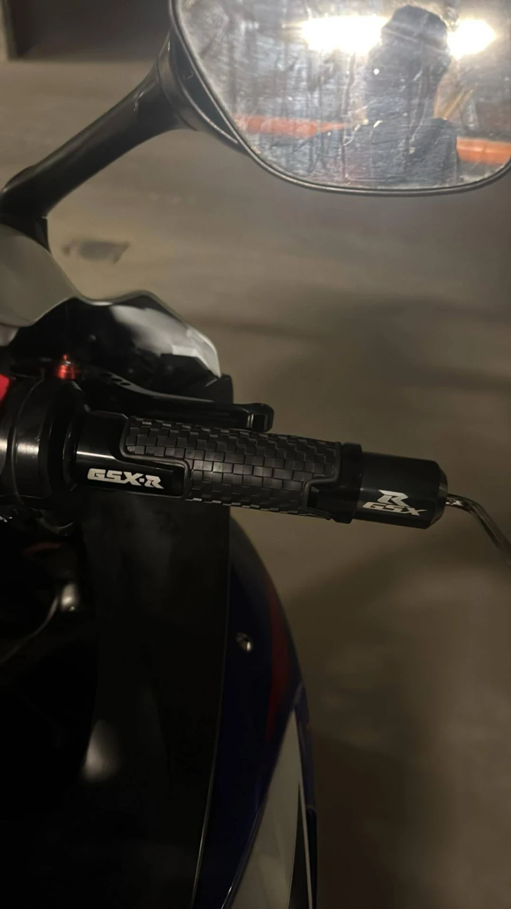 Suzuki Gsxr 750! ОБСЛУЖЕН БЕЗ ЗАБЕЛЕЖКА  - изображение 10