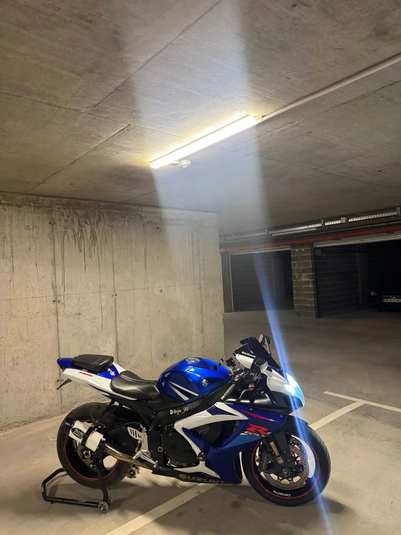 Suzuki Gsxr 750! ОБСЛУЖЕН БЕЗ ЗАБЕЛЕЖКА  - изображение 6