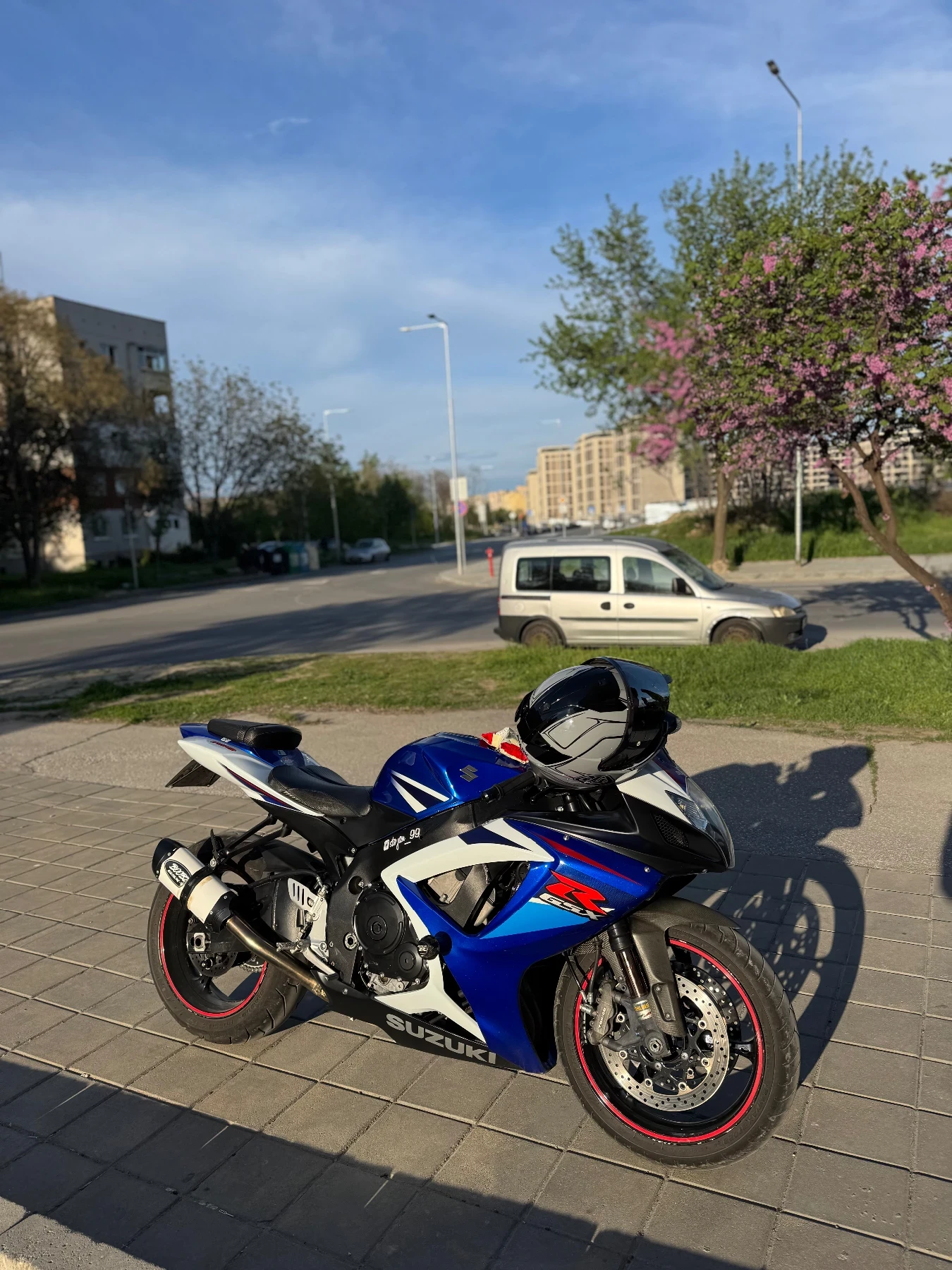 Suzuki Gsxr 750! ОБСЛУЖЕН БЕЗ ЗАБЕЛЕЖКА  - изображение 8