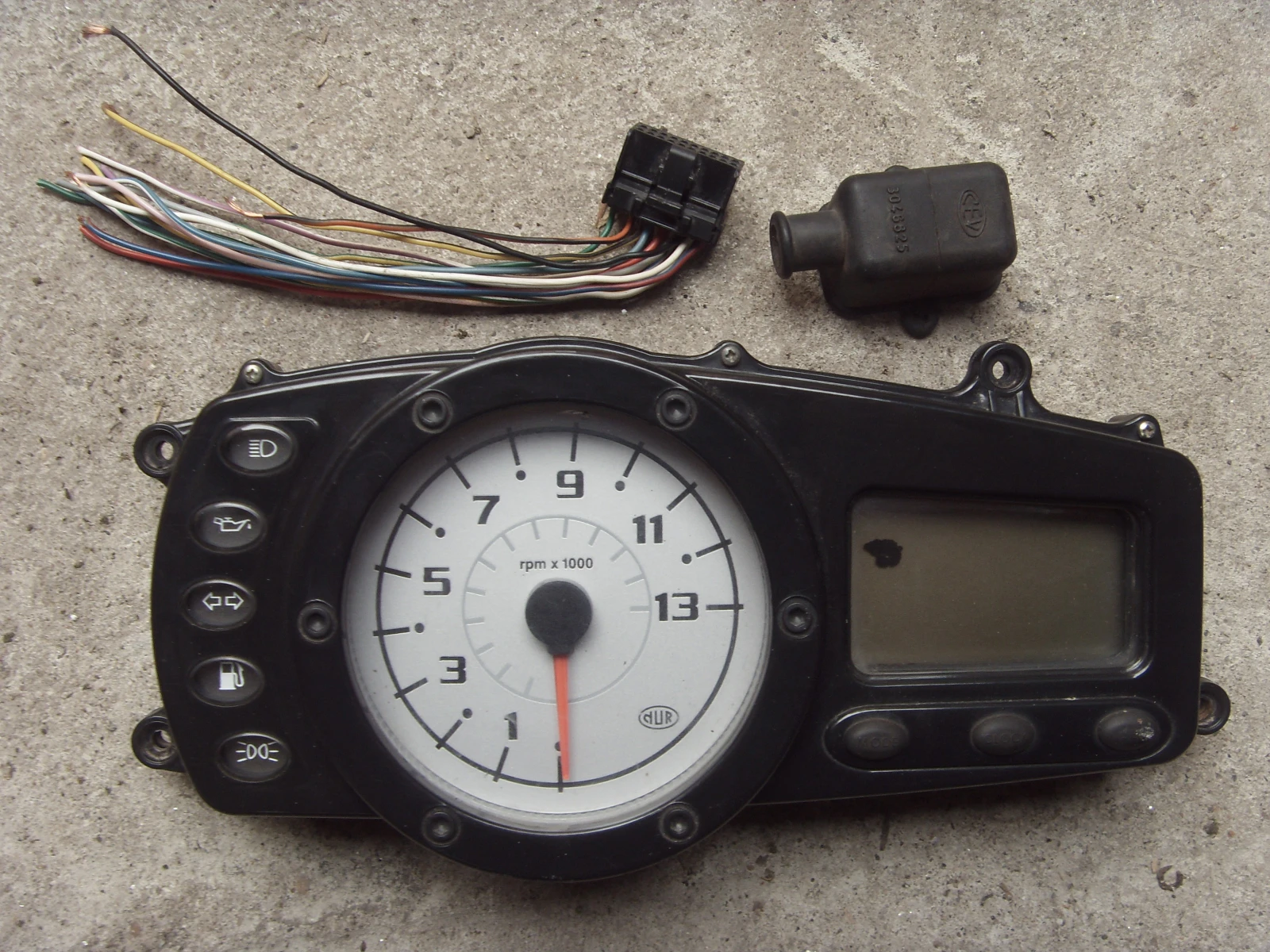      2  50 . | Mobile.bg   4