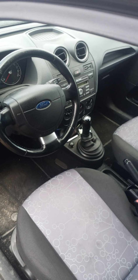 Ford Fiesta 1,6 tdc, снимка 3