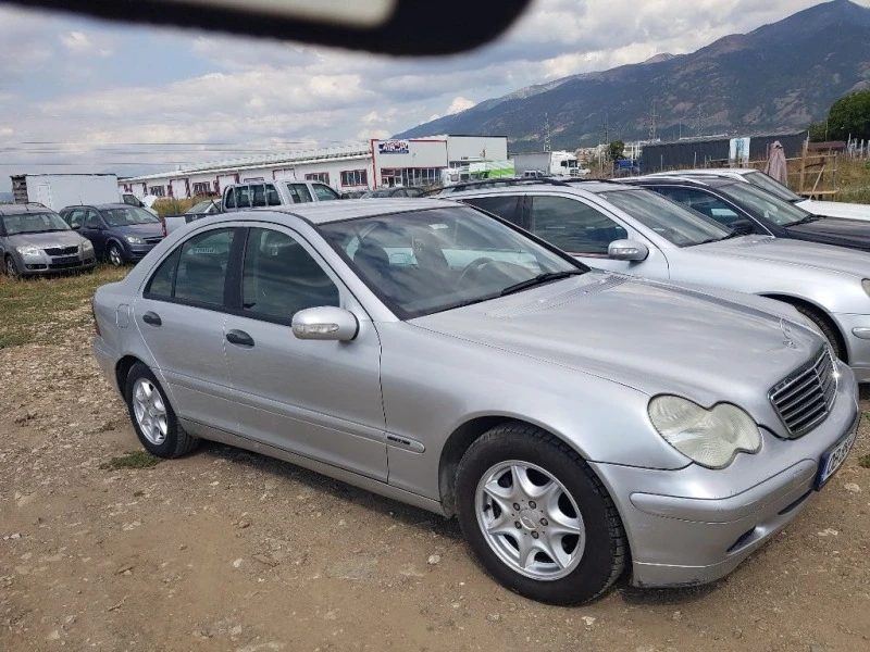 Mercedes-Benz C 200 2.0, снимка 2 - Автомобили и джипове - 45204489