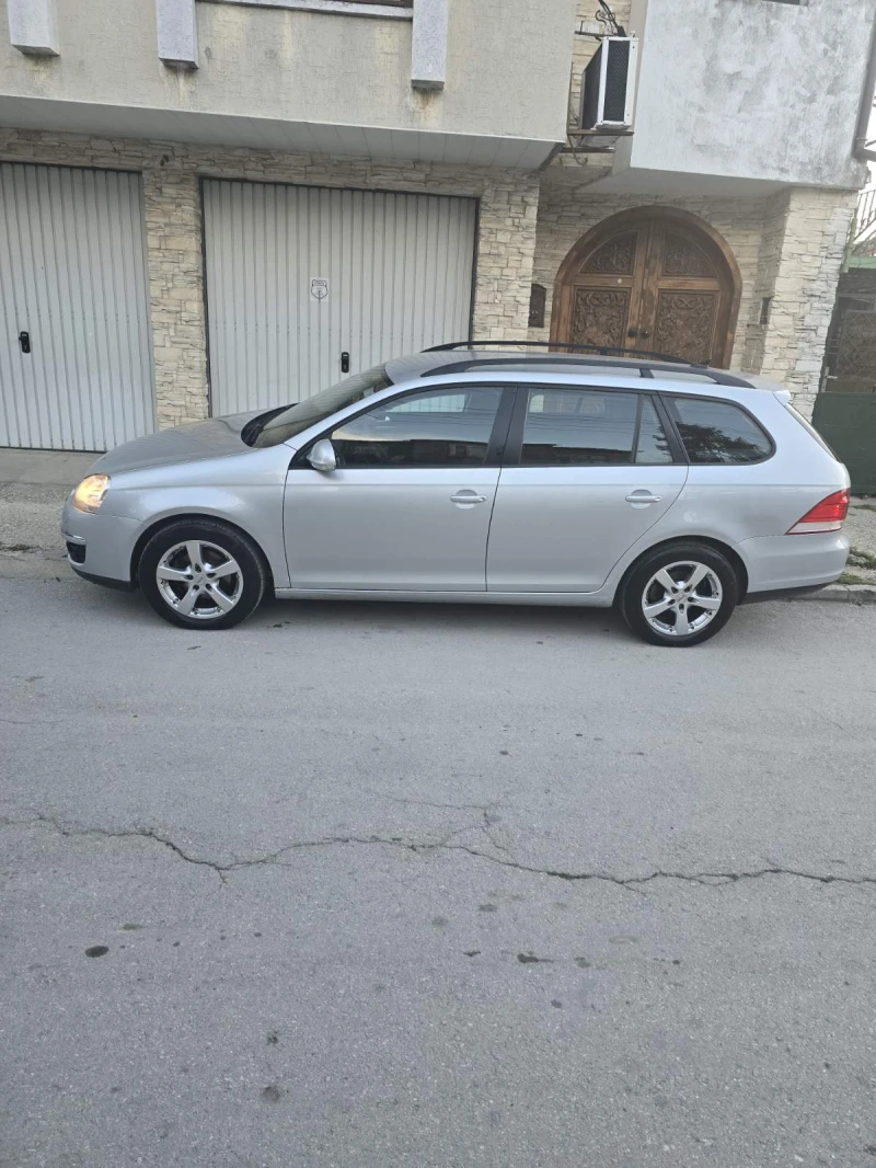 VW Golf, снимка 1 - Автомобили и джипове - 47312601