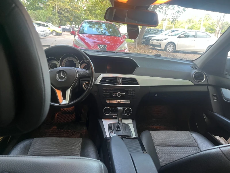 Mercedes-Benz C 220  Капарирана , снимка 9 - Автомобили и джипове - 47540725