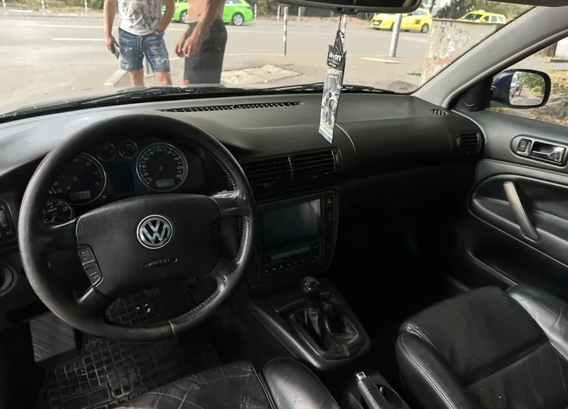 VW Passat, снимка 5 - Автомобили и джипове - 47908093