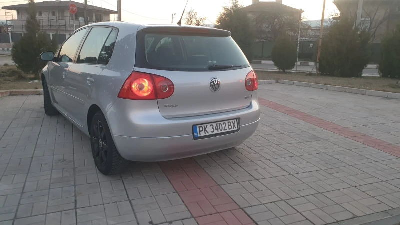 VW Golf, снимка 4 - Автомобили и джипове - 49268180