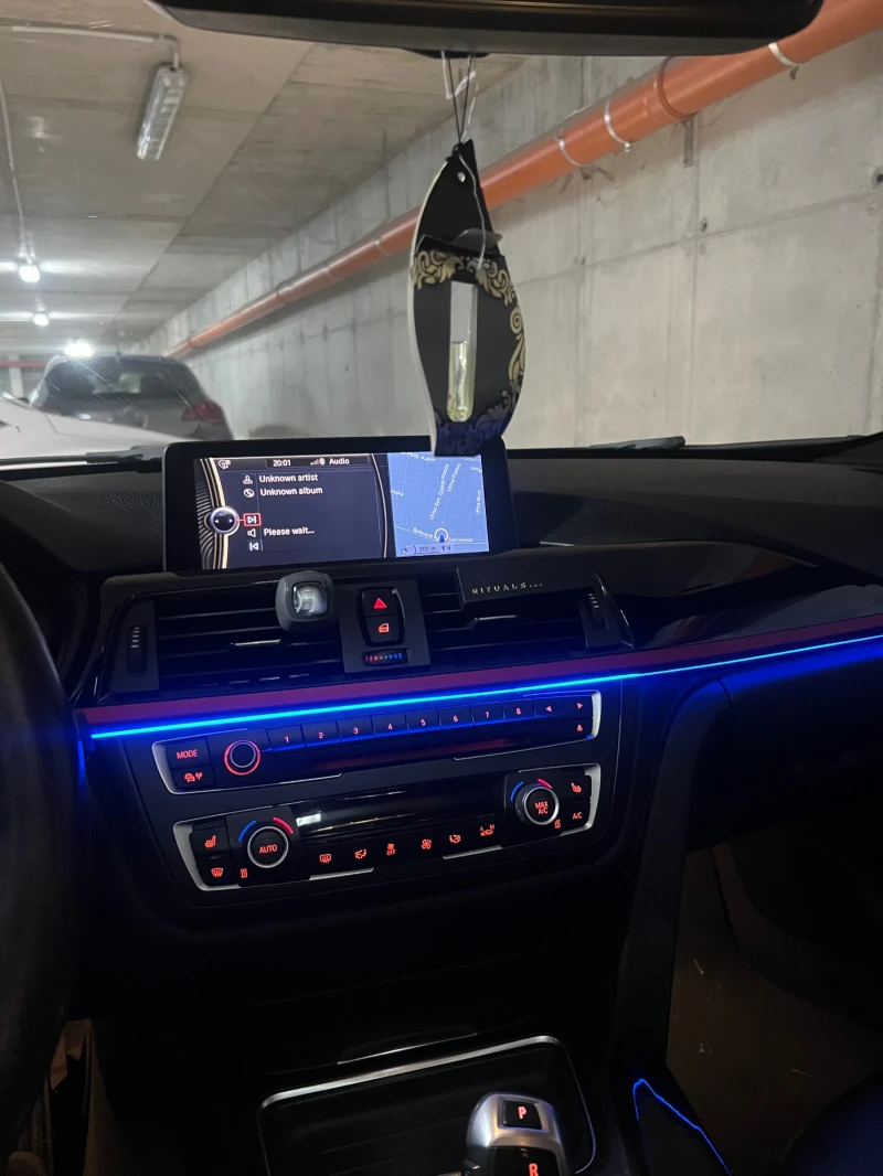 BMW 320, снимка 11 - Автомобили и джипове - 51737435