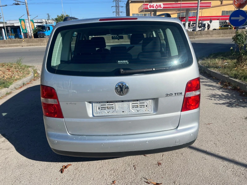 VW Touran 2.0, снимка 4 - Автомобили и джипове - 51779322