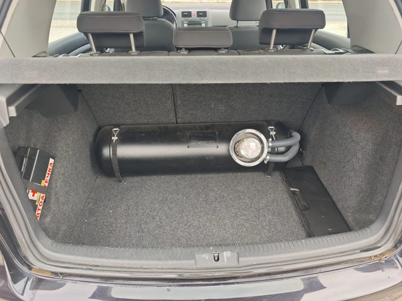 VW Golf 1.6i* ГАЗ* , снимка 13 - Автомобили и джипове - 51895121
