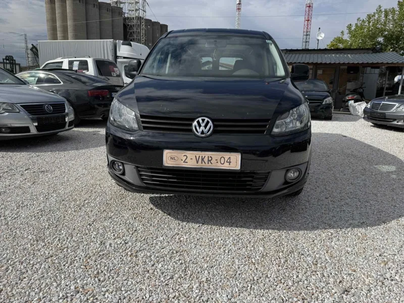 VW Caddy 1.6, снимка 2 - Автомобили и джипове - 52383096