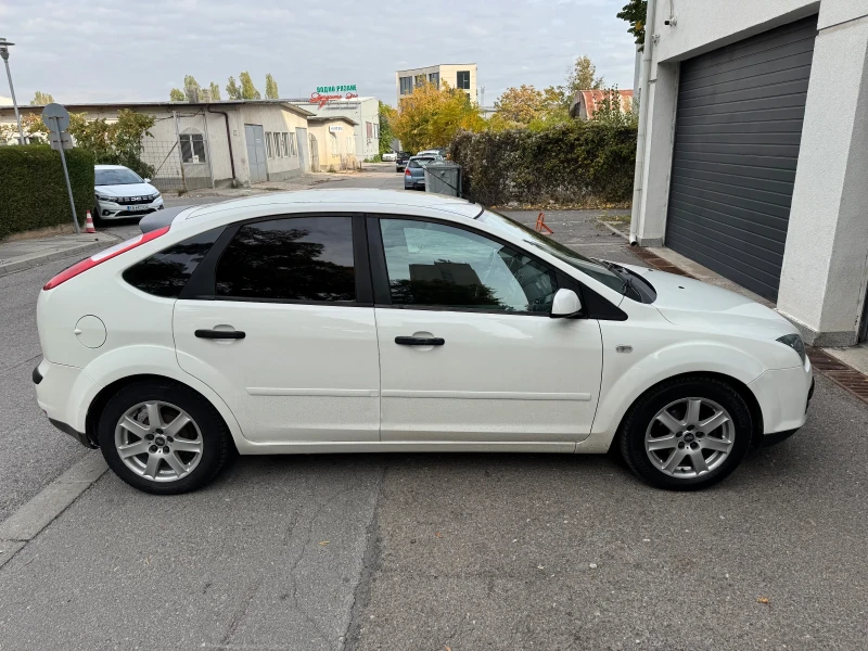 Ford Focus 1.6, снимка 2 - Автомобили и джипове - 52129614