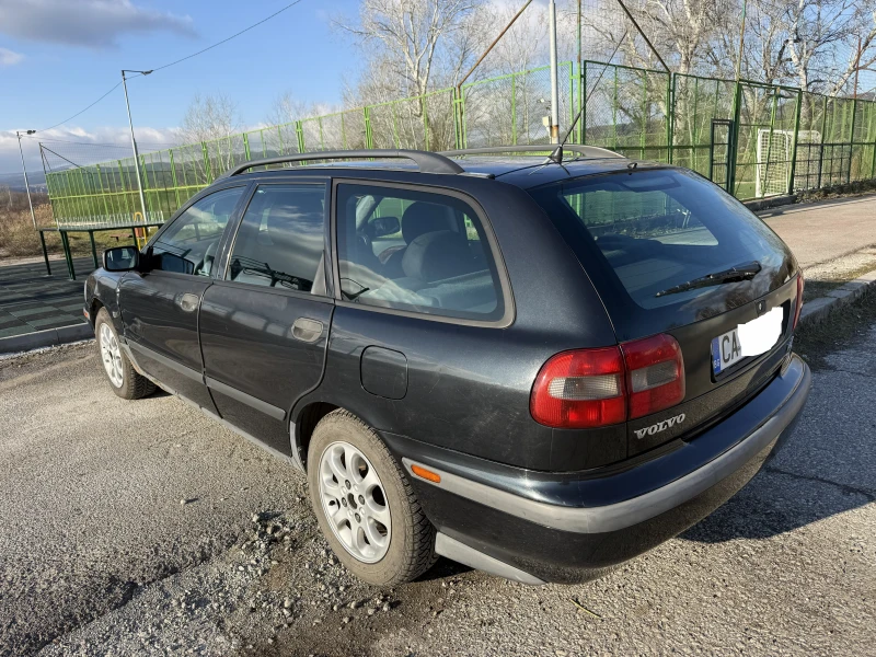 Volvo V40 1.8 / ГАЗ / Климатик / Регистриран, снимка 3 - Автомобили и джипове - 52920293