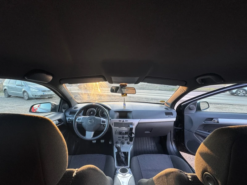Opel Astra GTC 1.8, снимка 12 - Автомобили и джипове - 53042032