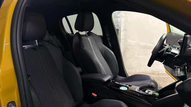 Peugeot 208 GT, снимка 14 - Автомобили и джипове - 53089491