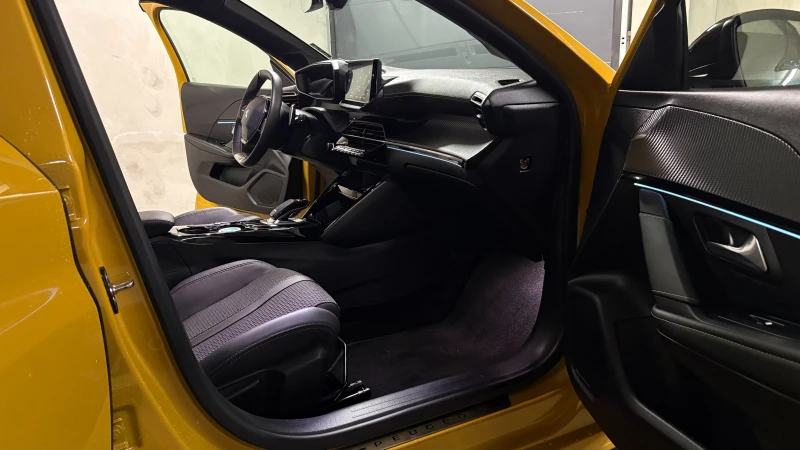 Peugeot 208 GT, снимка 13 - Автомобили и джипове - 53089491