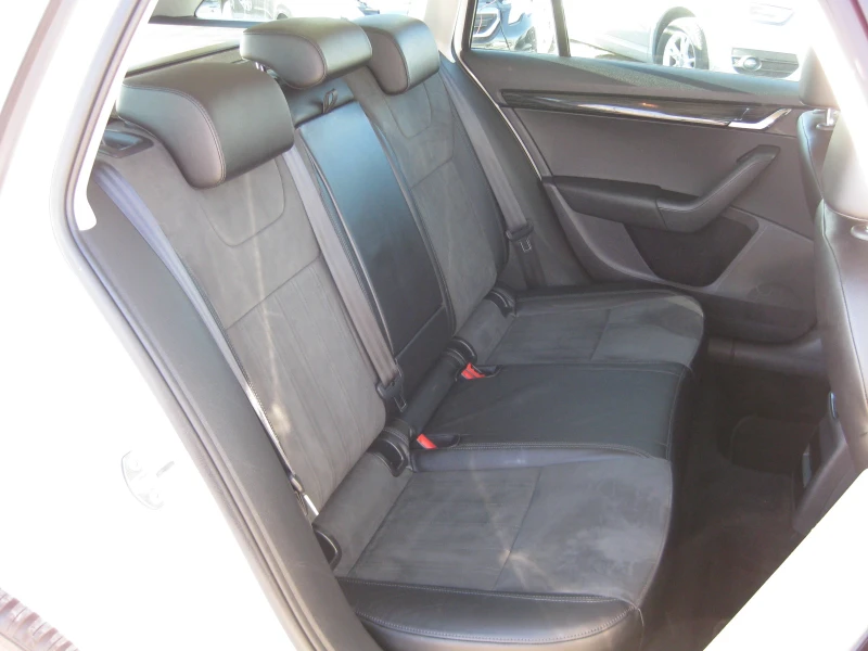 Skoda Octavia 2.0 TDI, снимка 15 - Автомобили и джипове - 53145643