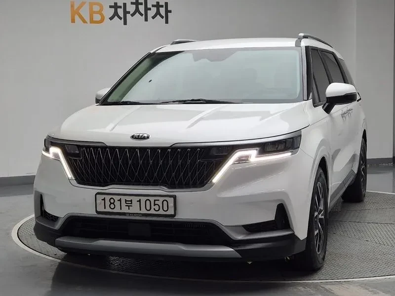 Kia Carnival 9-SEATER PRESTIGE