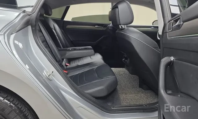 VW Arteon 2.0 TDI Prestige* 360 камери* HUD* Вентилация, снимка 10 - Автомобили и джипове - 56688089