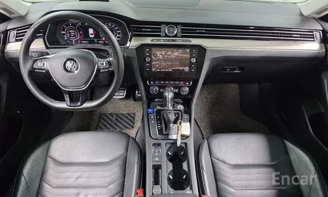 VW Arteon 2.0 TDI Prestige* 360 камери* HUD* Вентилация, снимка 6 - Автомобили и джипове - 56688089