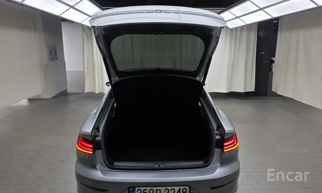 VW Arteon 2.0 TDI Prestige* 360 камери* HUD* Вентилация, снимка 16 - Автомобили и джипове - 56688089