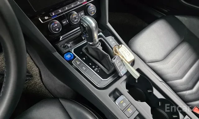 VW Arteon 2.0 TDI Prestige* 360 камери* HUD* Вентилация, снимка 8 - Автомобили и джипове - 56688089