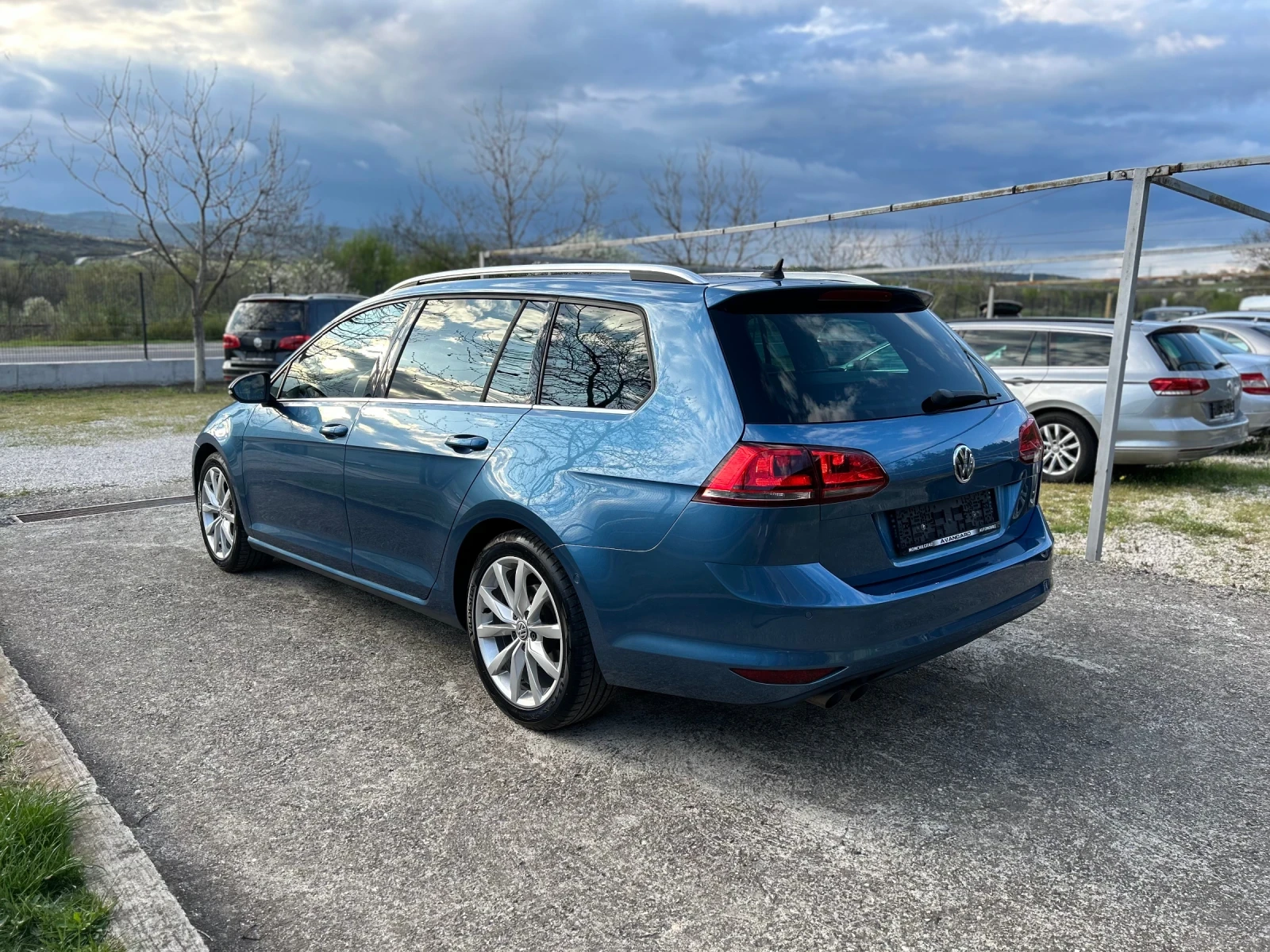 VW Golf 2.0TDI DSG LED XENON DISTRONIC HIGHLINE KEYLESSGO  - изображение 4