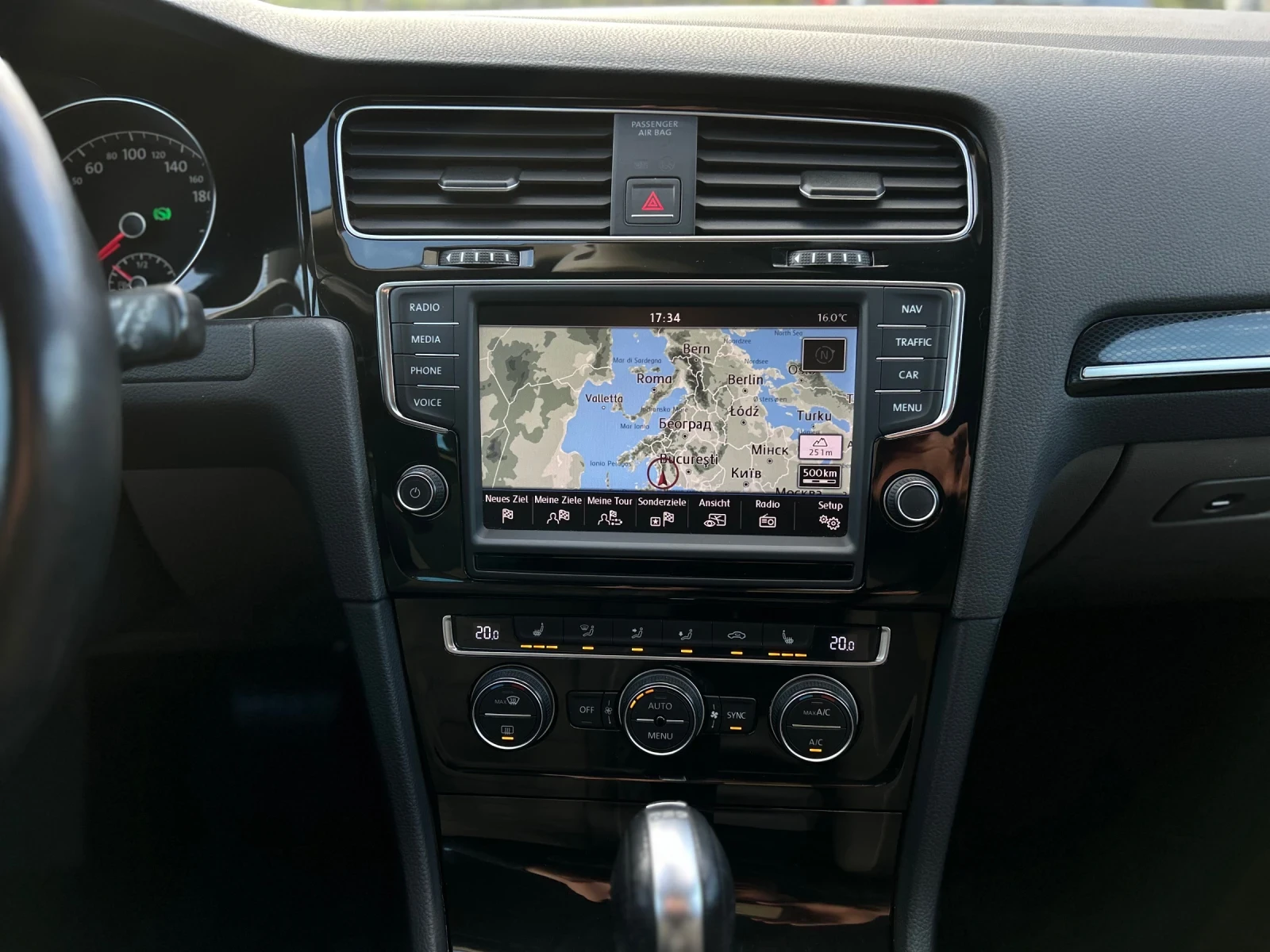 VW Golf 2.0TDI DSG LED XENON DISTRONIC HIGHLINE KEYLESSGO  - изображение 8