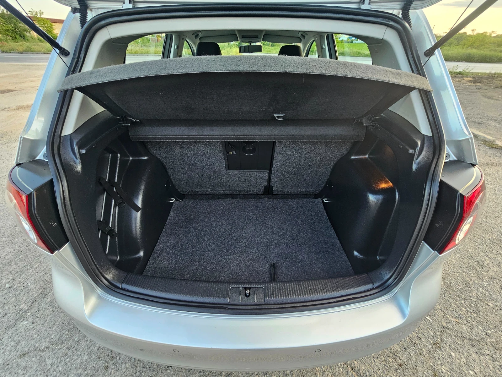VW Golf Plus 1.6TDi/90к./КЛИМАТРОНИК/172х. км/2012г./КАТО НОВ - изображение 9