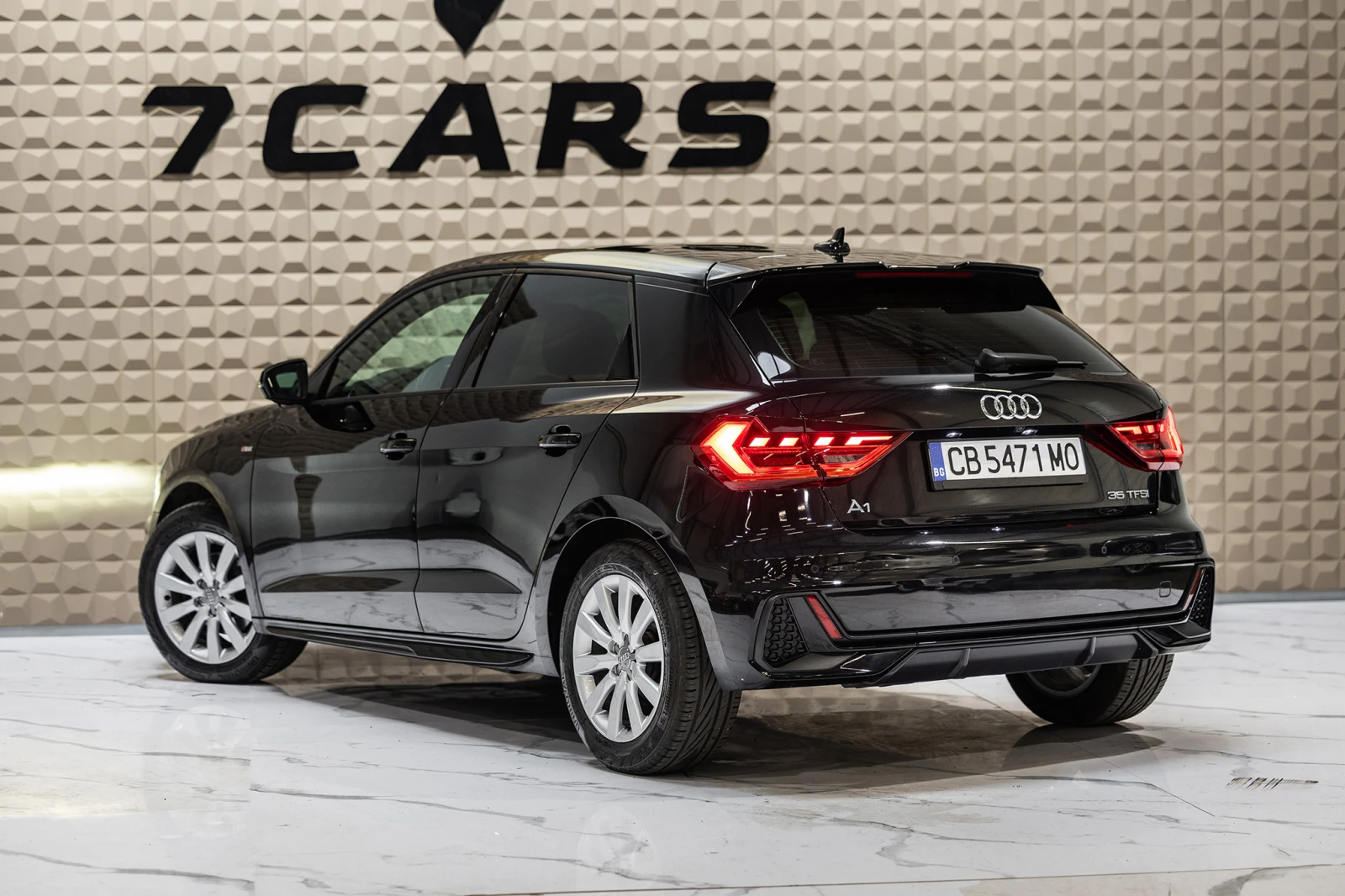 Audi A1 * 35 TFSI * S-LINE * VIRTUAL COCKPIT* LED СВЕТЛИНИ - изображение 4