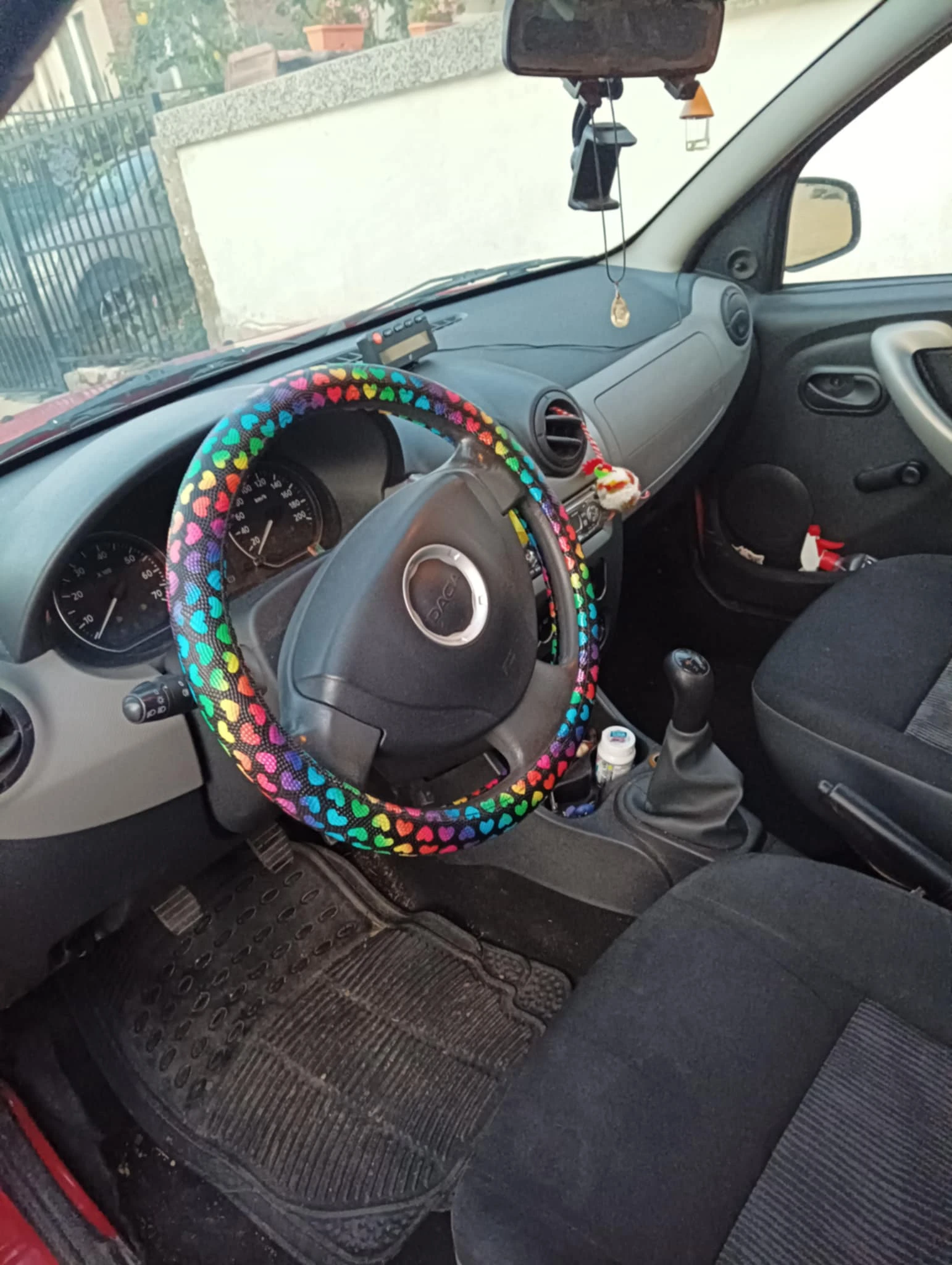 Dacia Sandero  - изображение 7